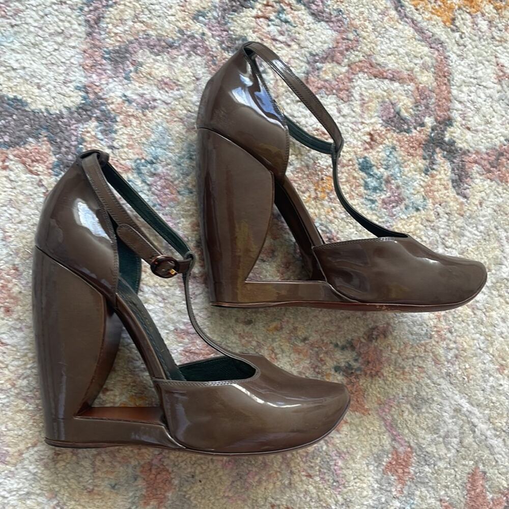 Marc Jacobs Patent Leather T-Strap Pumps - Picture 5 of 10